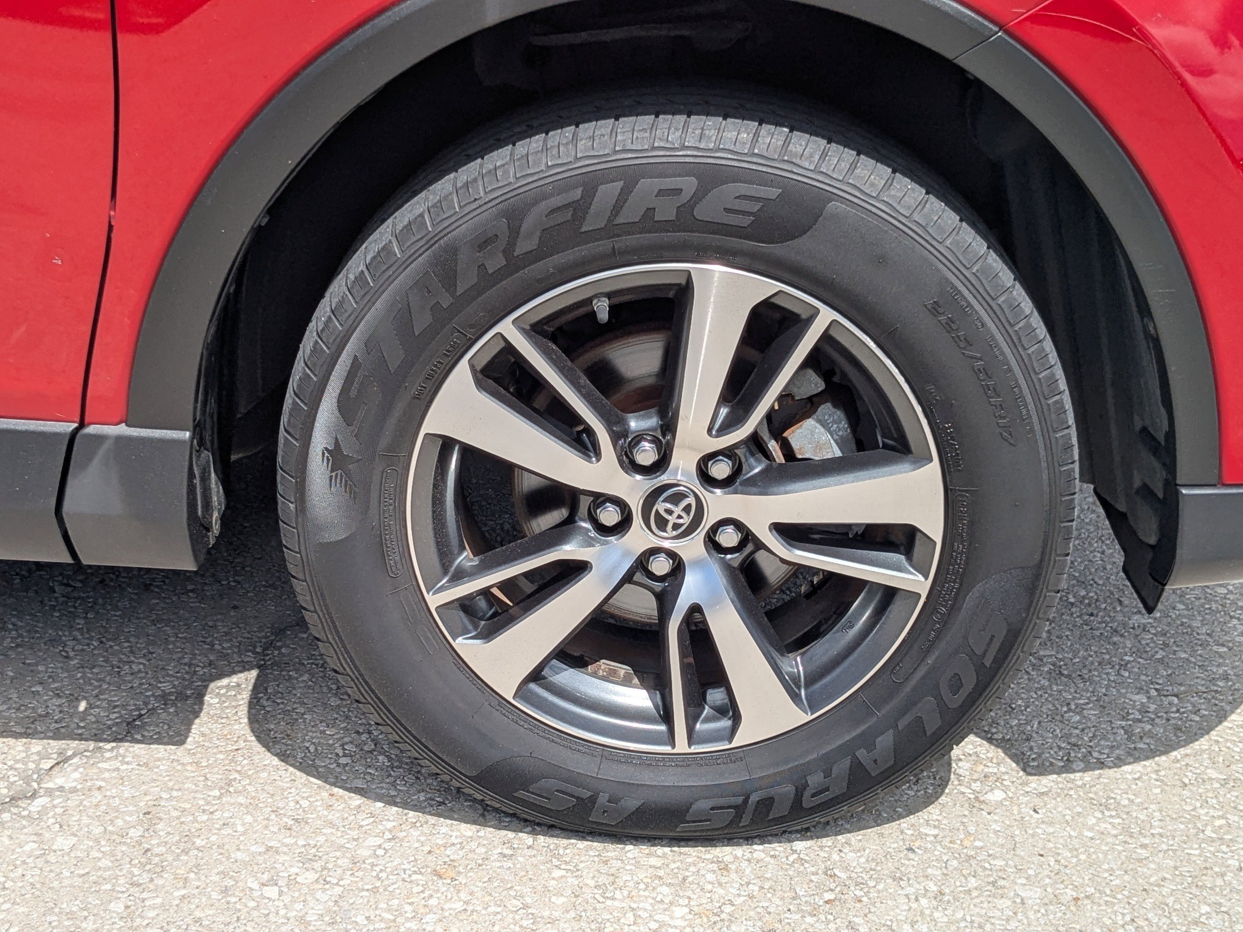 Used 2017 Toyota RAV4 XLE image 12