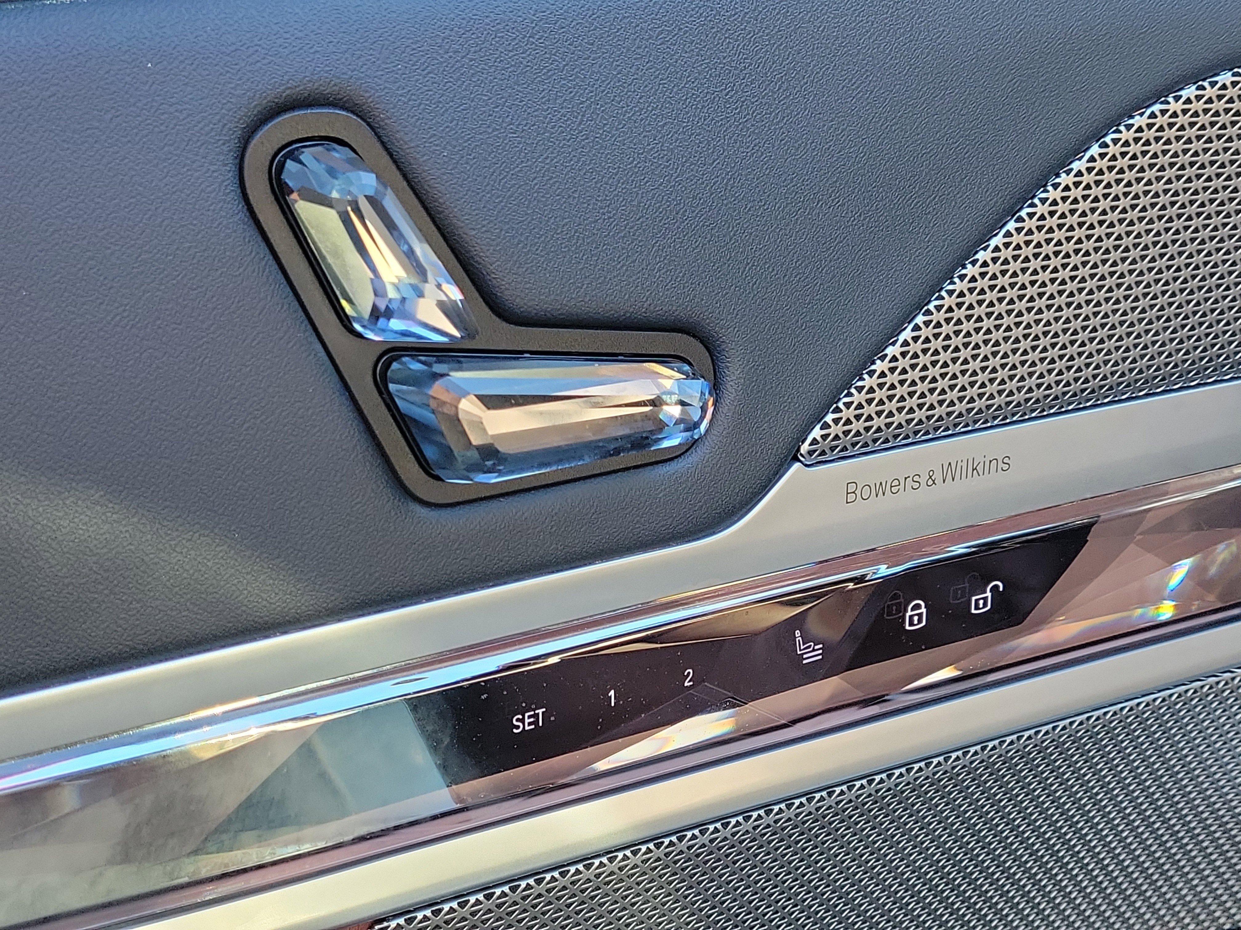 Used 2023 BMW 740i image 19