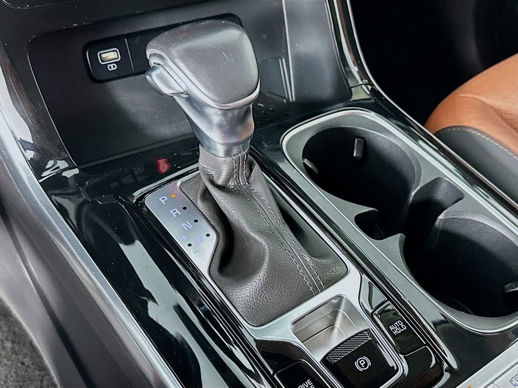 Used 2023 Kia Carnival SX Prestige image 17