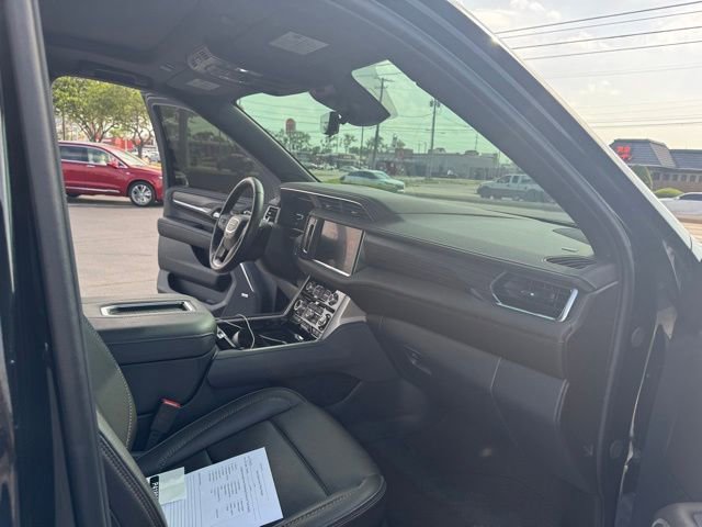 Used 2024 GMC Yukon Denali w/ Advanced Technology Package AWD/4WD image 20