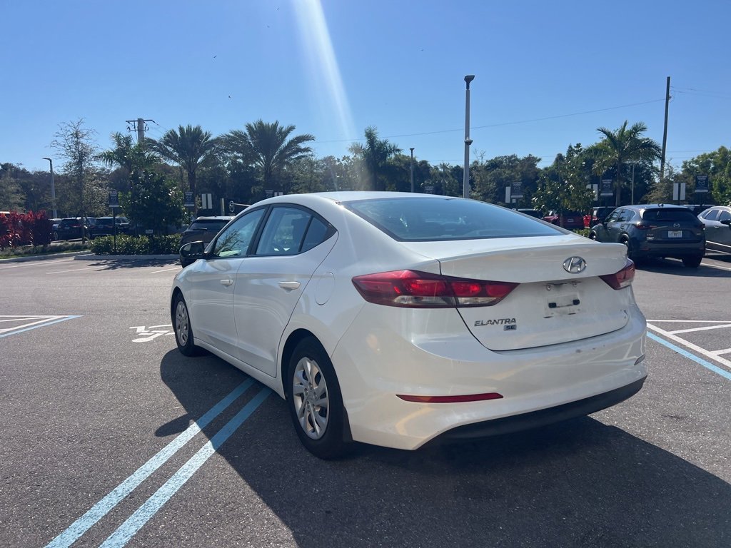 Used 2018 Hyundai Elantra SE image 14