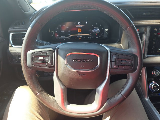 Used 2022 GMC Yukon Denali w/ Denali Ultimate Package RWD image 17