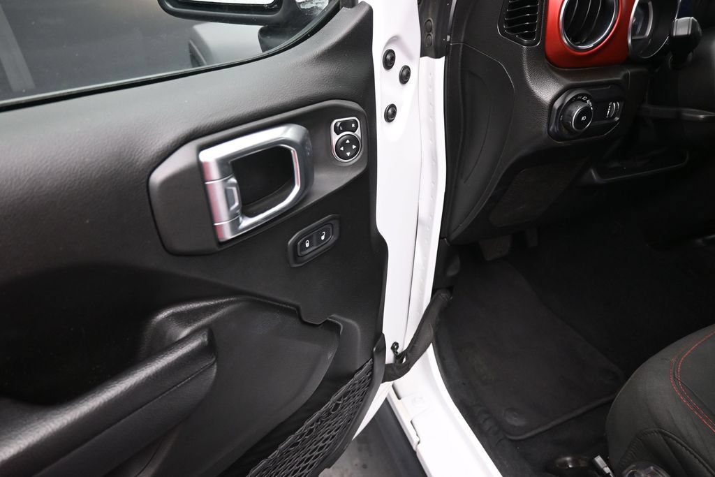 Used 2023 Jeep Wrangler Unlimited Rubicon AWD/4WD image 11