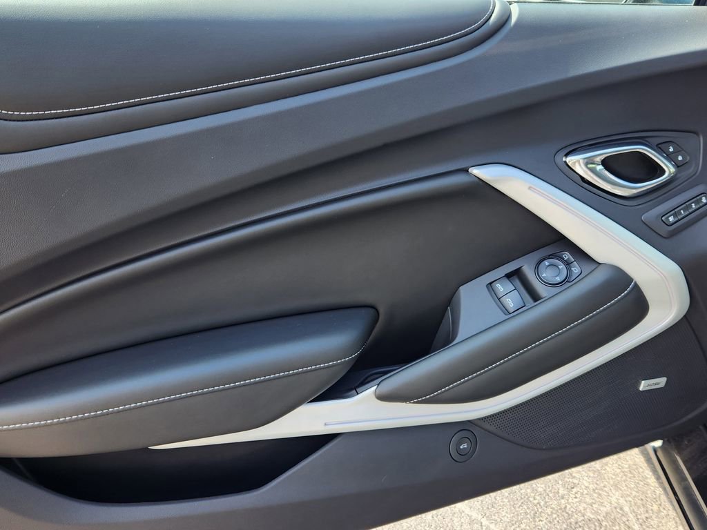 Used 2016 Chevrolet Camaro SS RWD image 6