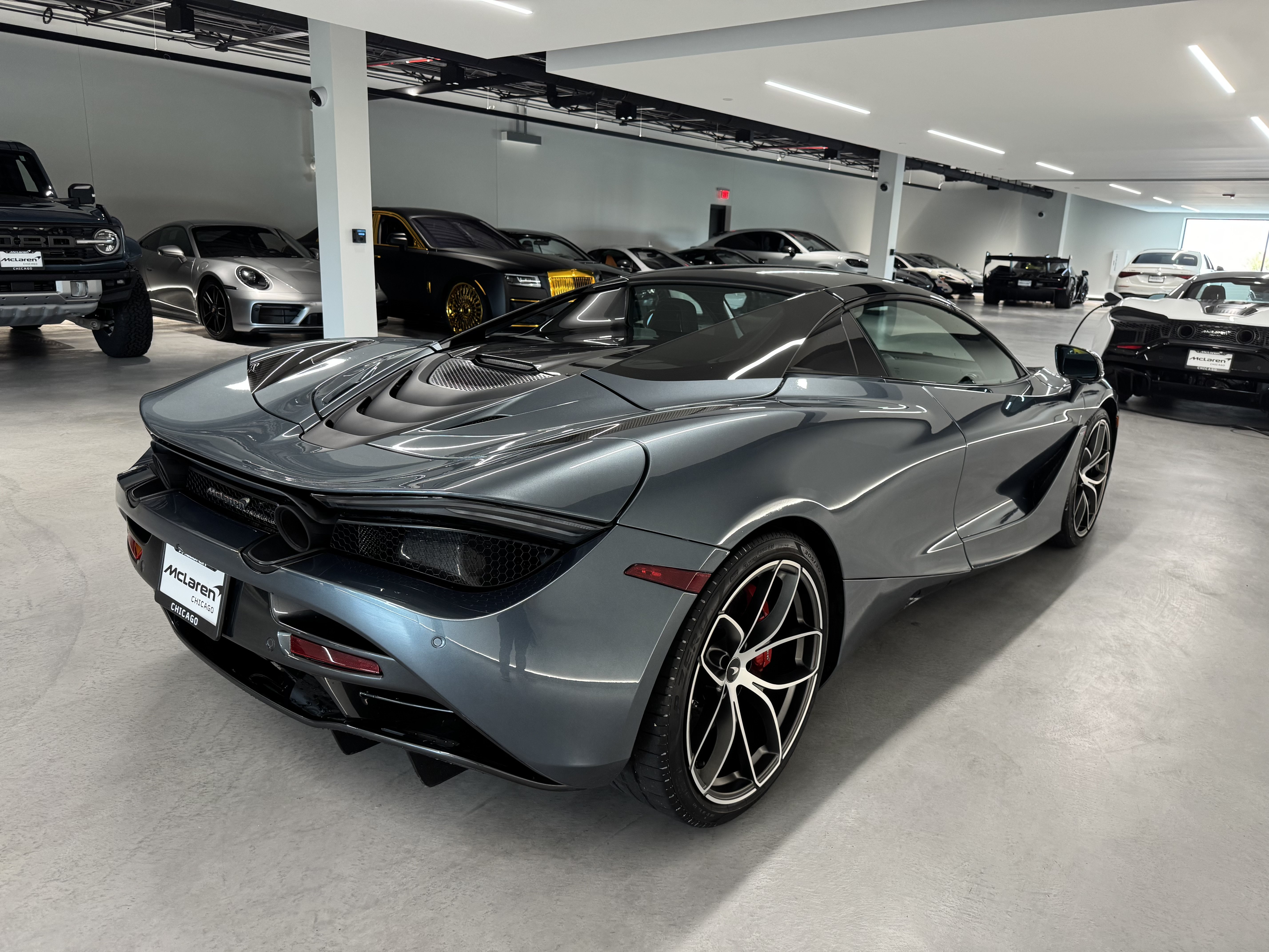 Used 2022 McLaren 720S Spider RWD image 8