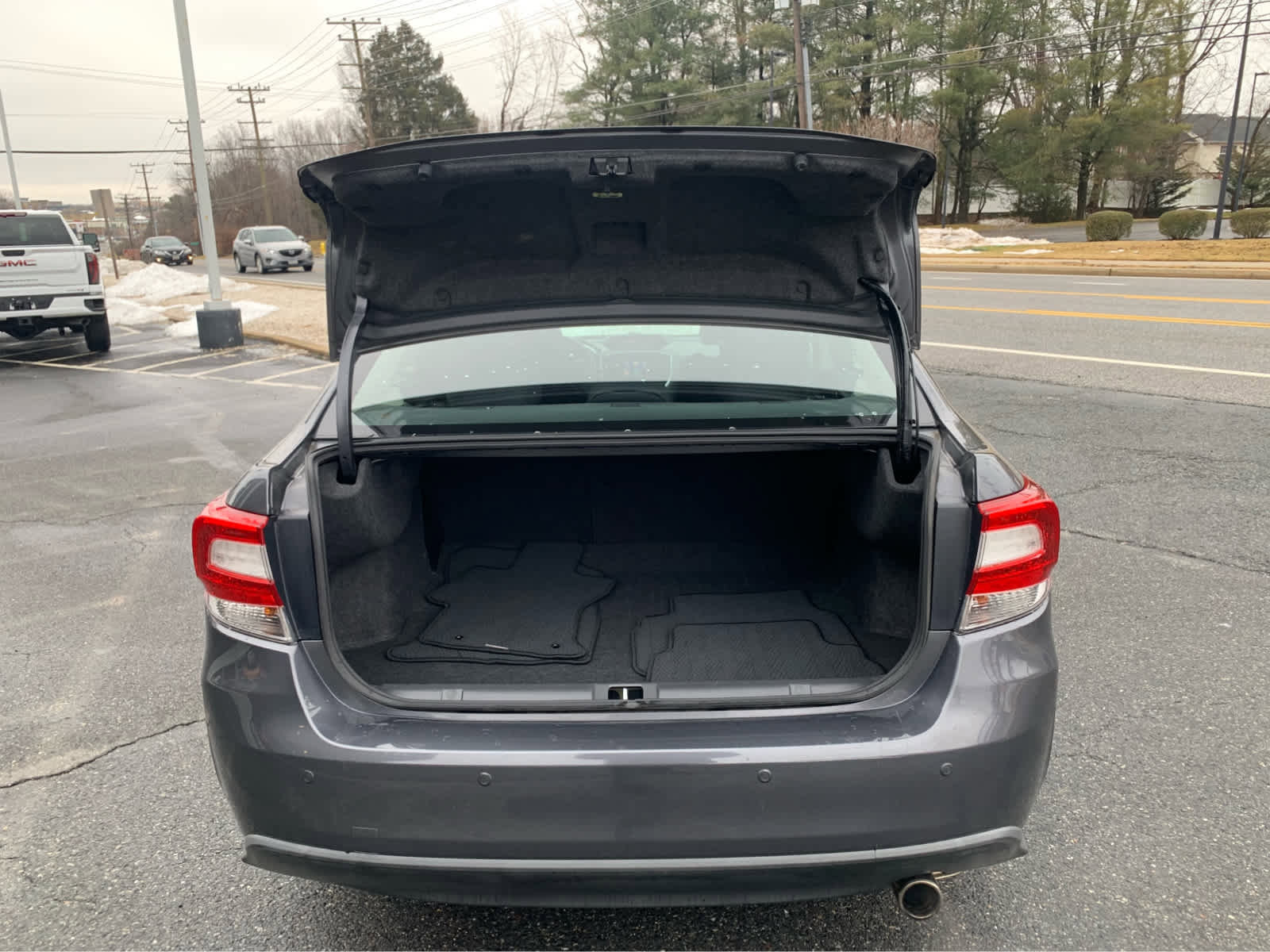 Used 2018 Subaru Impreza 2.0i Limited image 5