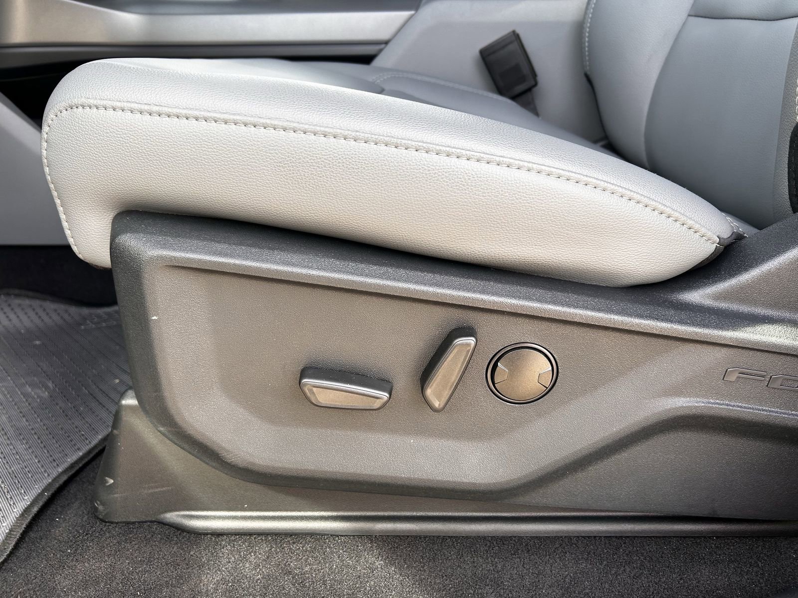 New 2025 Ford F150 Lightning Flash image 22