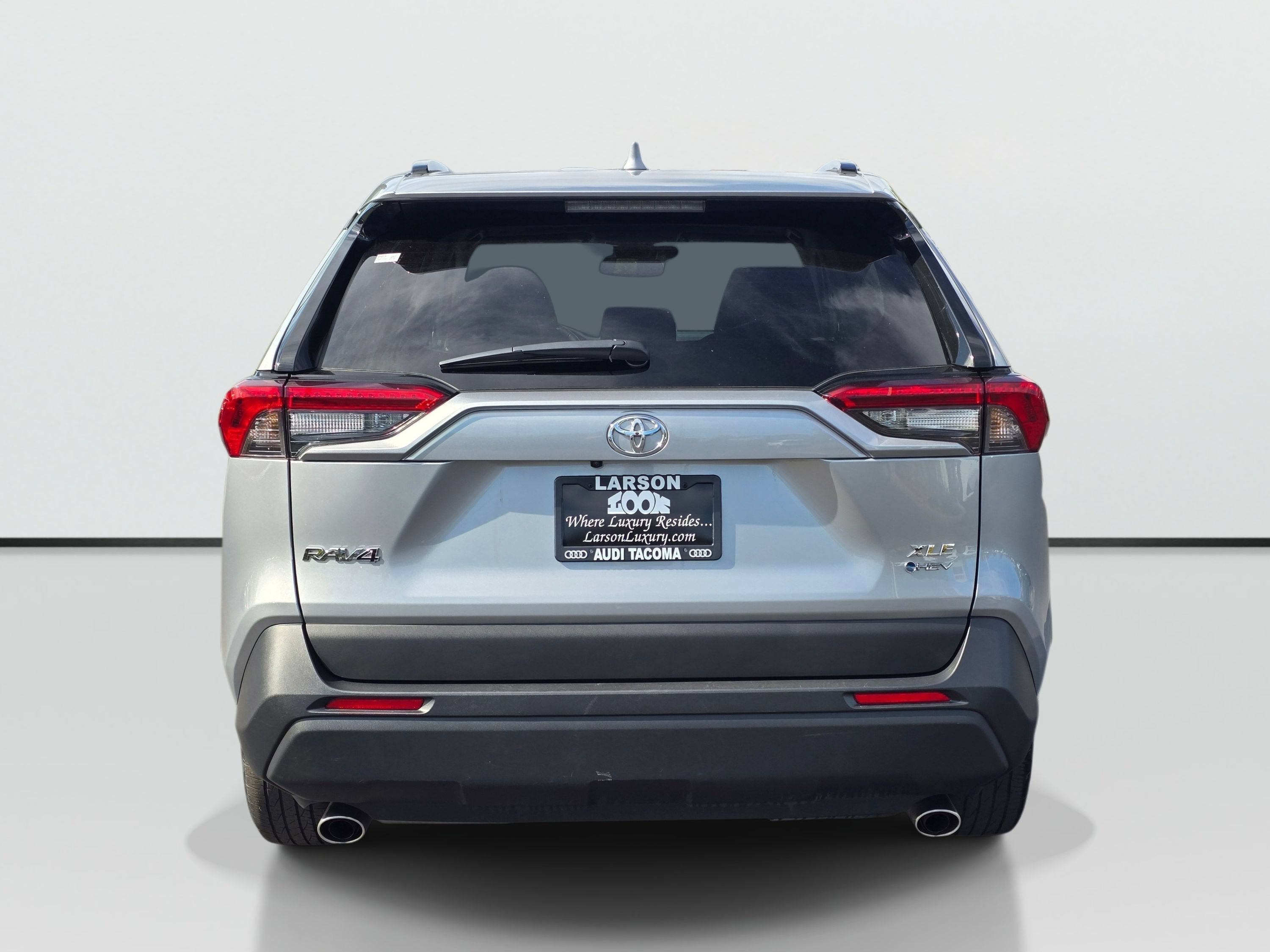 Used 2025 Toyota RAV4 XLE w/ Convenience Package AWD/4WD image 4