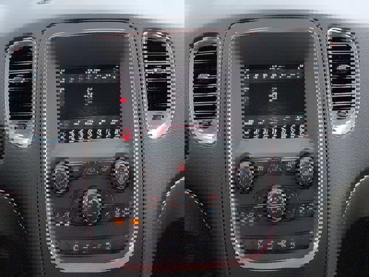 Used 2019 Dodge Durango SXT w/ 3rd Row Seating Group image 17