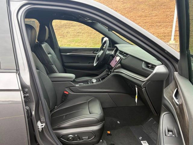 New 2025 Jeep Grand Cherokee Limited w/ Black Appearance Package AWD/4WD image 29