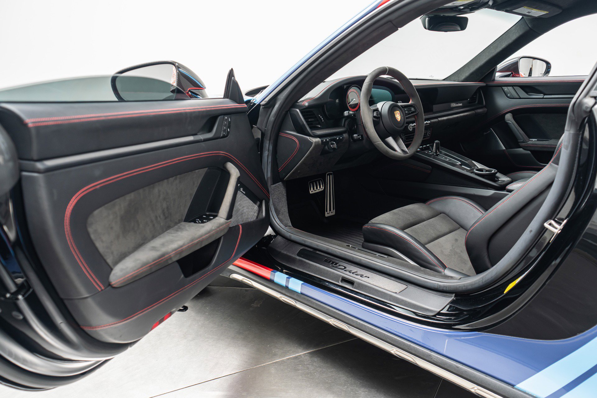 Used 2024 Porsche 911 Dakar AWD/4WD image 22