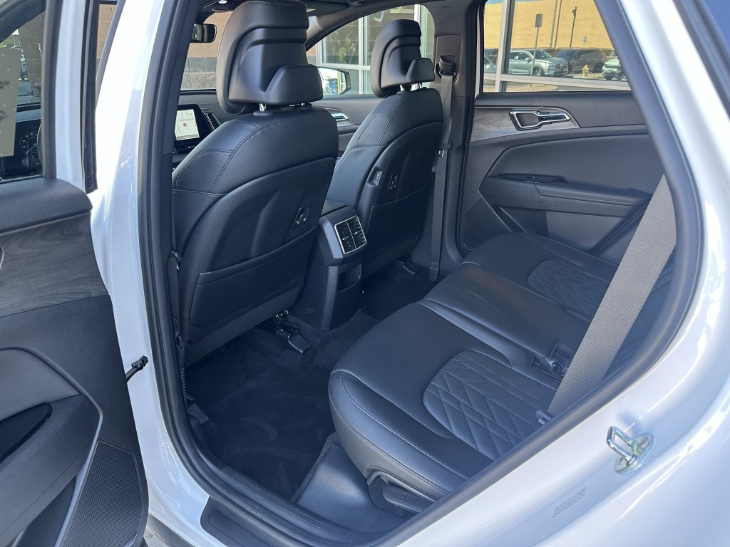 Used 2023 Kia Sportage X-Pro AWD/4WD image 16