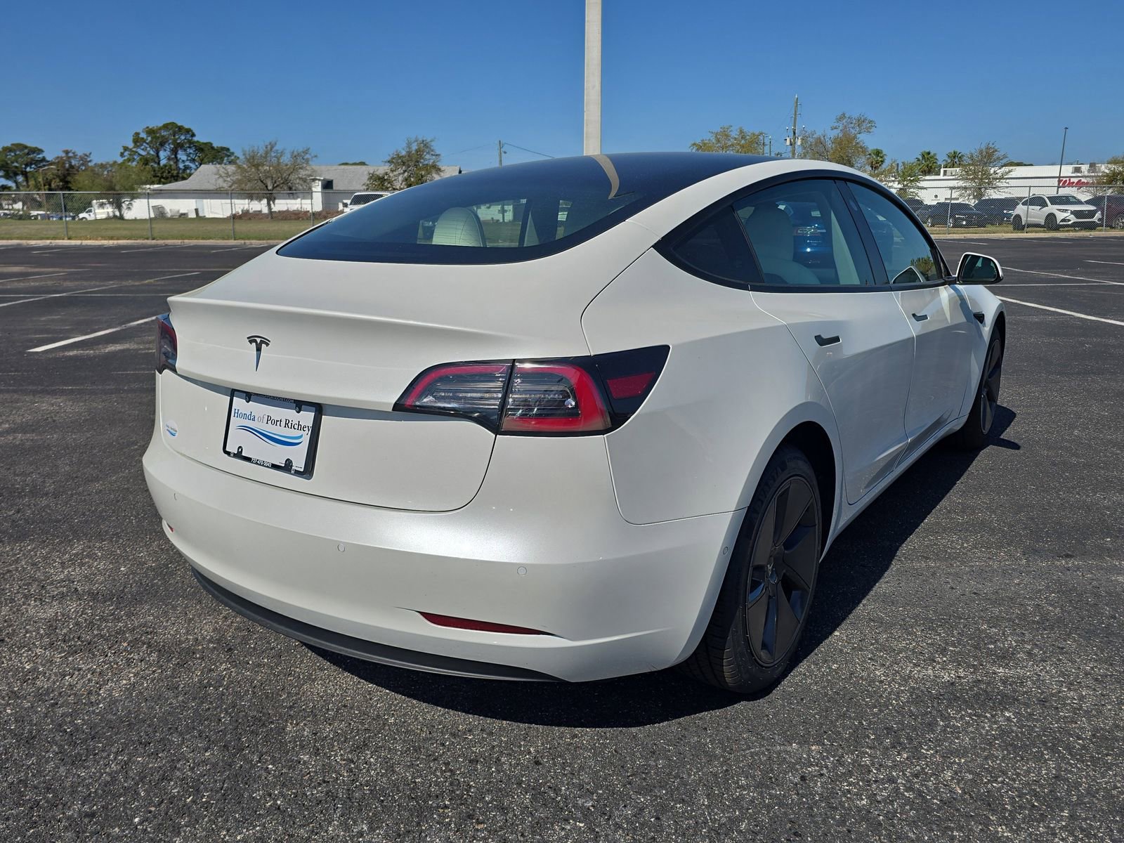 Used 2021 Tesla Model 3 Standard Range Plus image 4