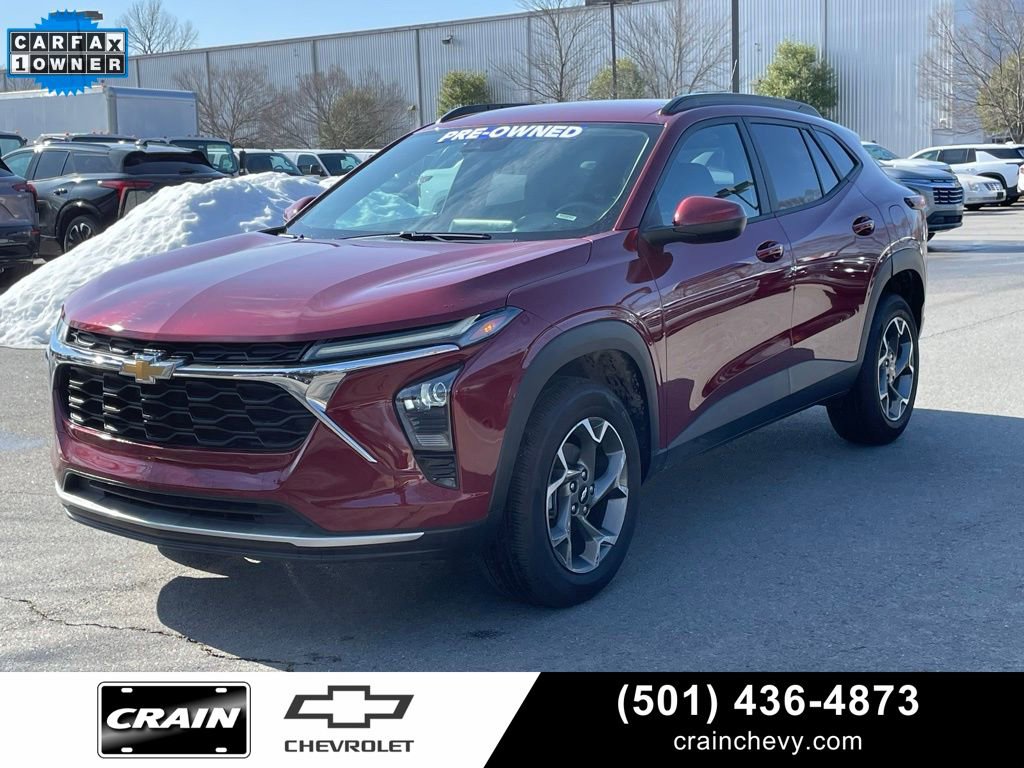 Used 2025 Chevrolet Trax LT w/ LT Convenience Package image 3