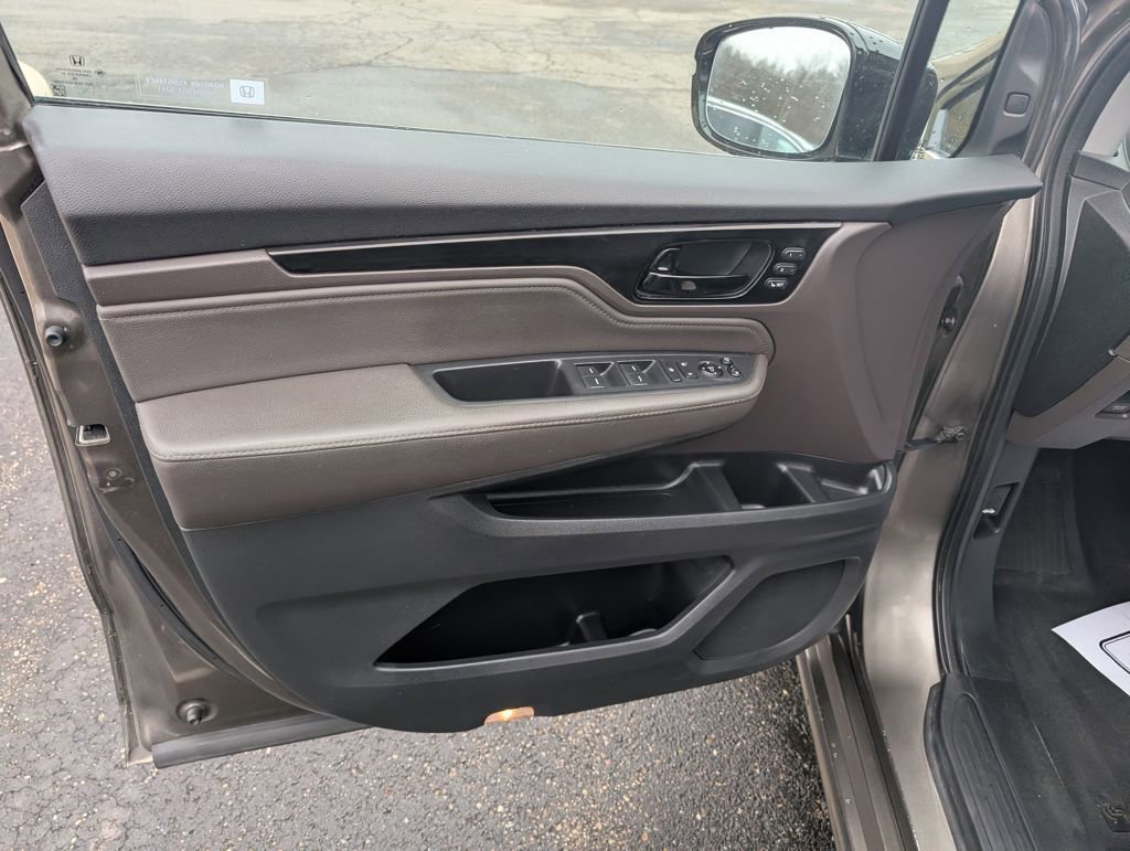Used 2018 Honda Odyssey Elite image 11