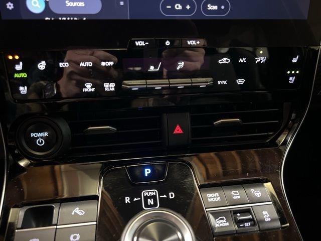 Used 2023 Subaru Solterra AWD image 34