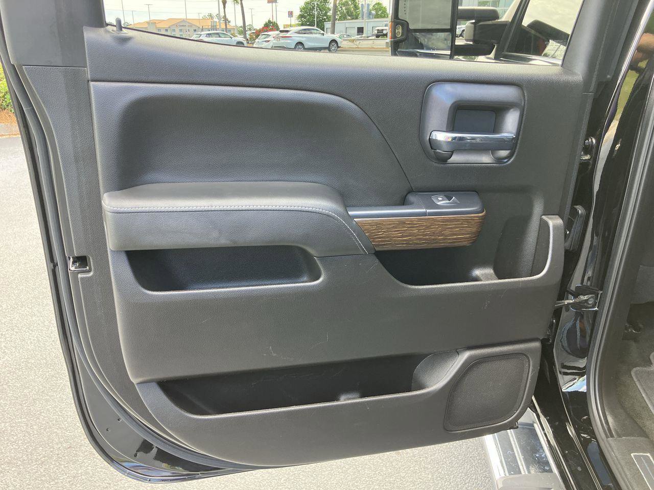 Used 2018 GMC Sierra 2500 Denali w/ Duramax Plus Package image 25