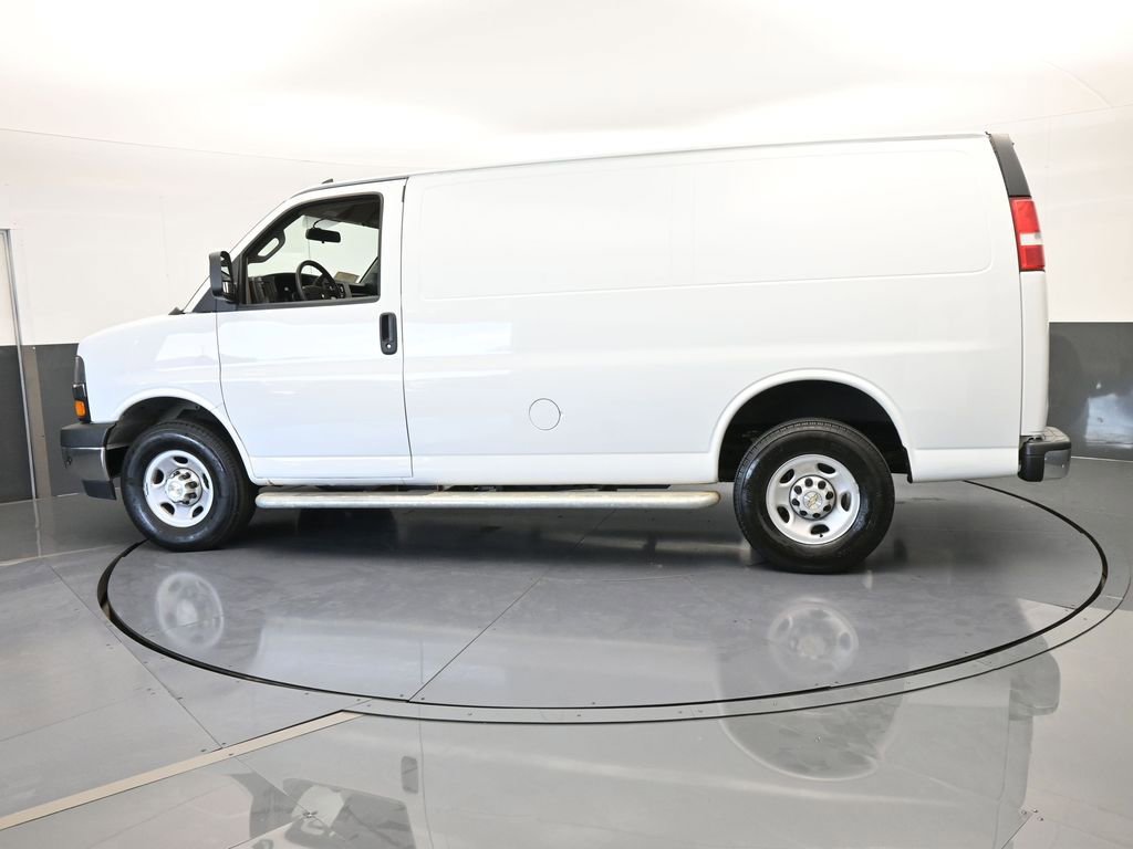 Used 2024 Chevrolet Express 2500 w/ Driver Convenience Package image 3
