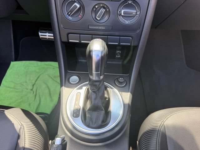 Used 2014 Volkswagen Beetle R-Line FWD image 18