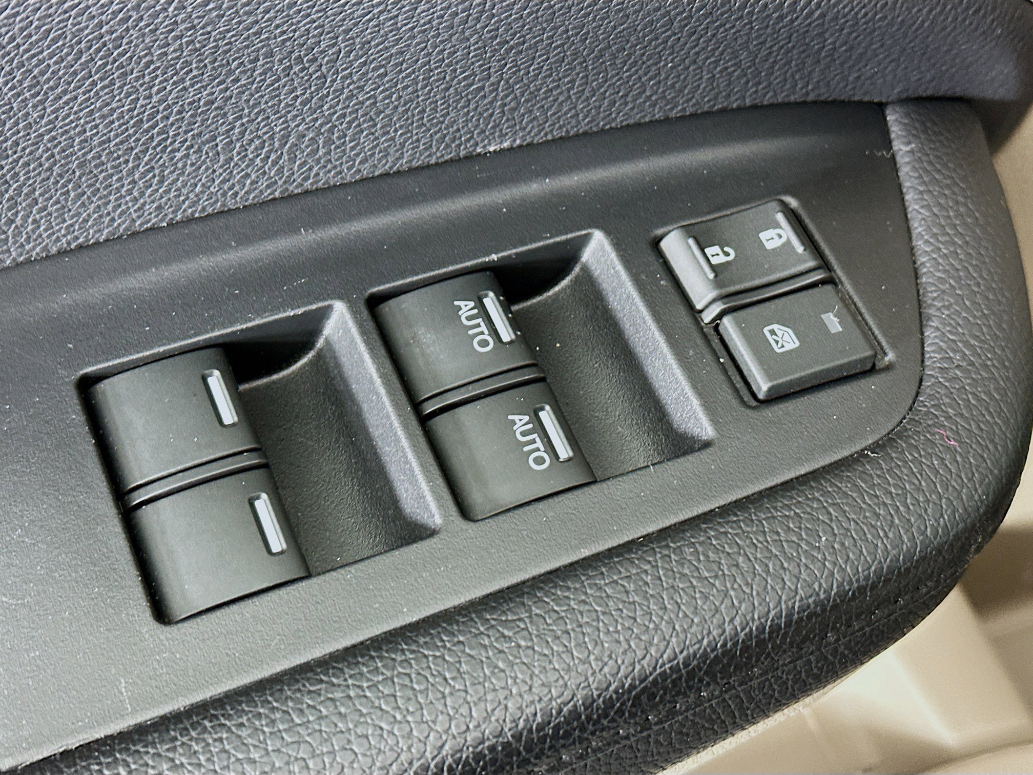 Used 2017 Honda Pilot Touring image 15