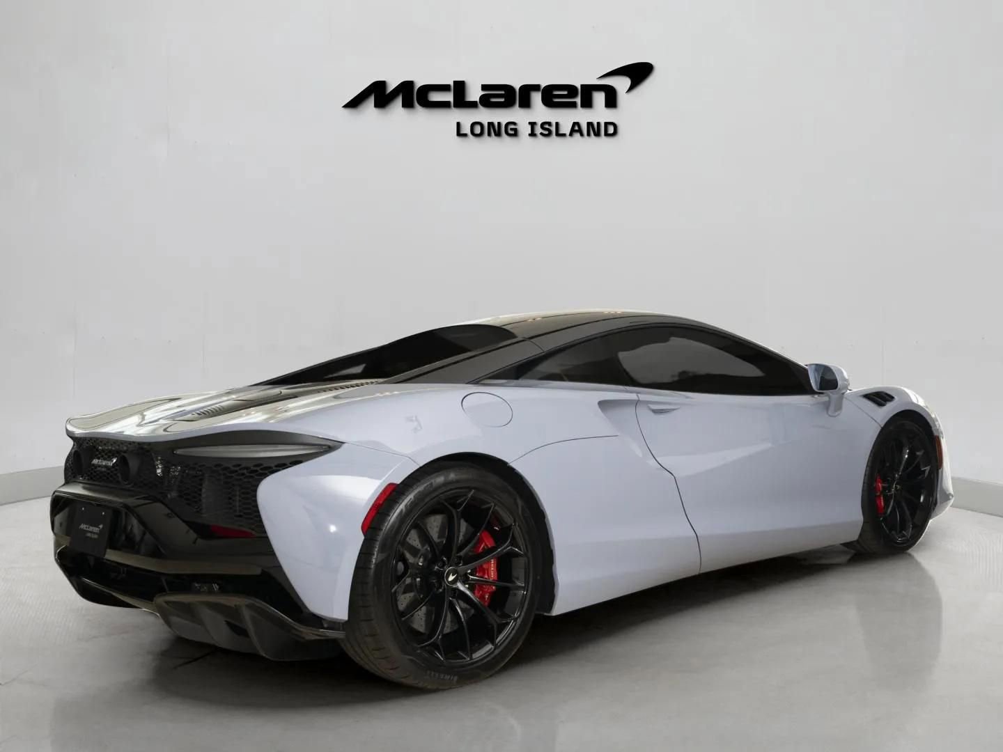 Used 2023 McLaren Artura RWD image 6
