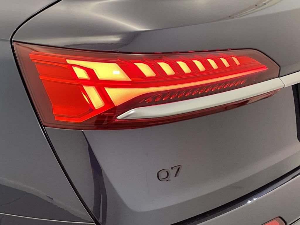 Certified 2025 Audi Q7 2.0T Premium Plus w/ Premium Plus Package AWD/4WD image 16