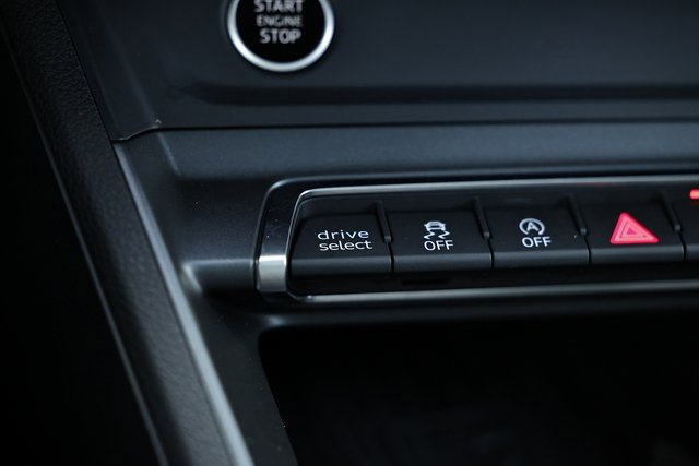 Certified 2025 Audi Q3 2.0T Premium w/ Convenience Package image 38