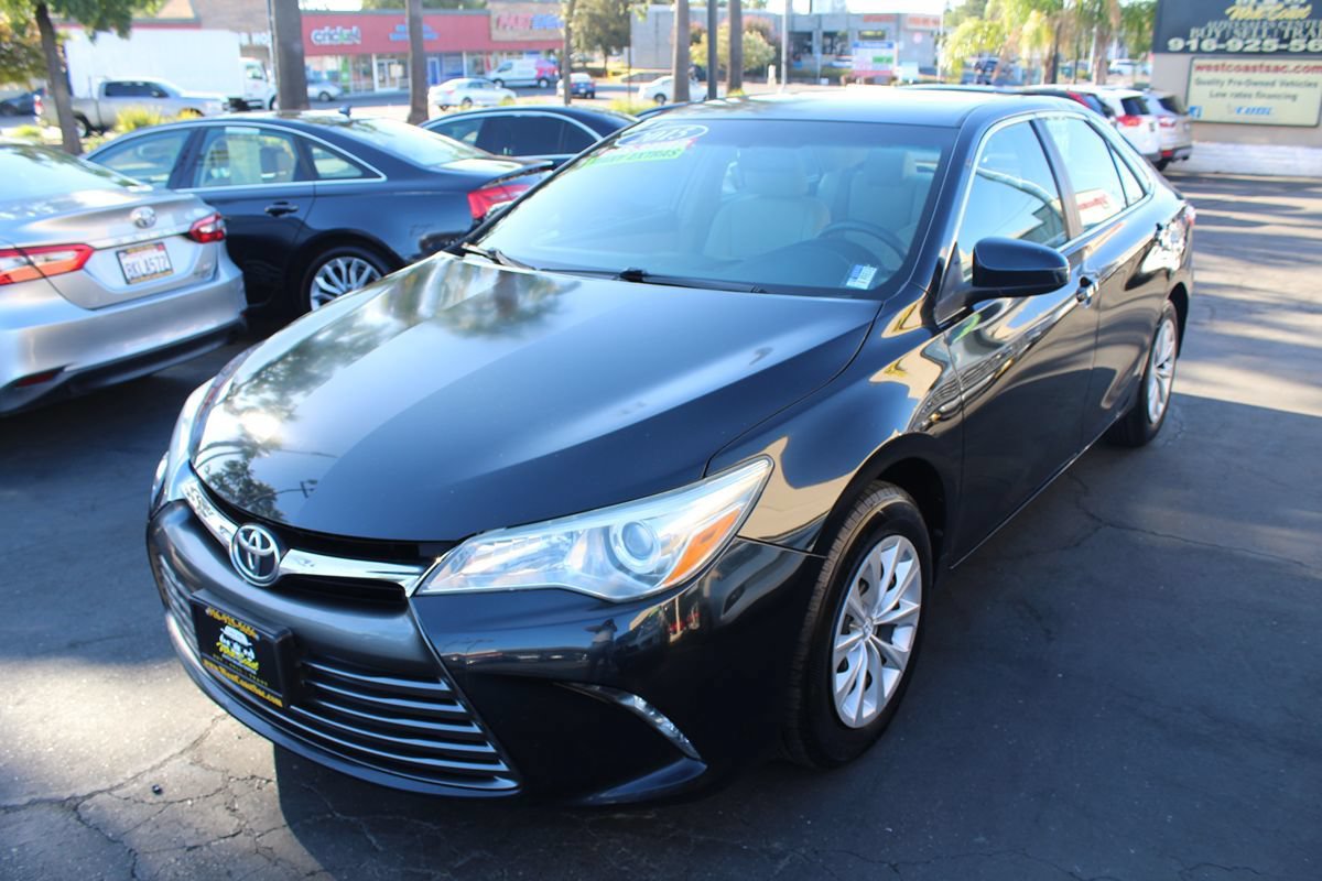 Used 2015 Toyota Camry LE FWD image 4