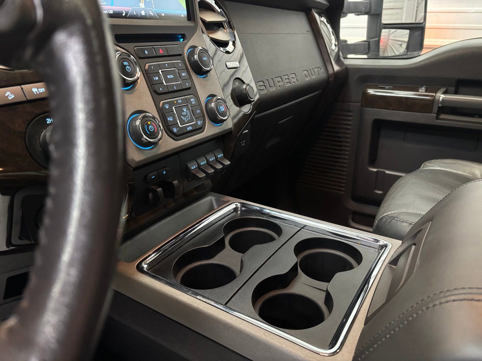 Used 2016 Ford F350 Platinum w/ Platinum Package AWD/4WD image 22