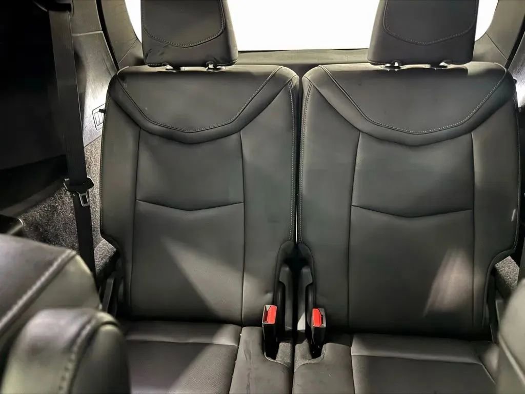 Used 2023 Cadillac XT6 Premium Luxury image 14