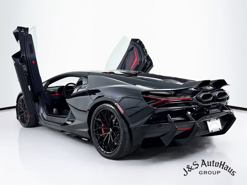 Used 2024 Lamborghini Revuelto image 5