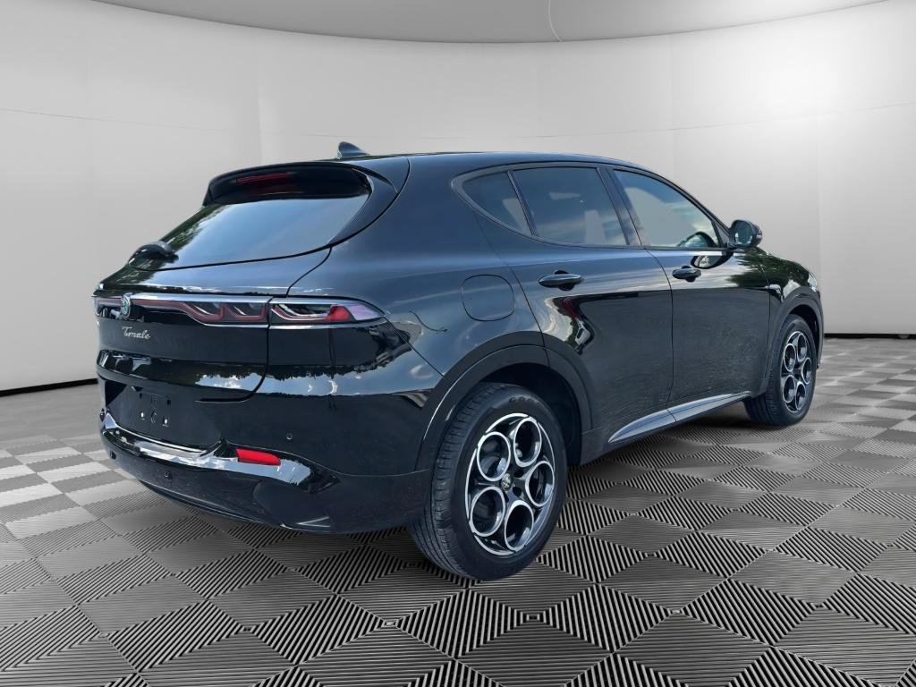 Used 2025 Alfa Romeo Tonale AWD/4WD image 4