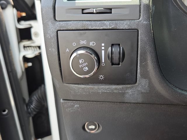 Used 2014 Dodge Challenger SXT RWD image 27