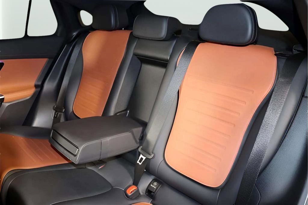 Used 2024 Mercedes-Benz GLC 300 4MATIC image 52