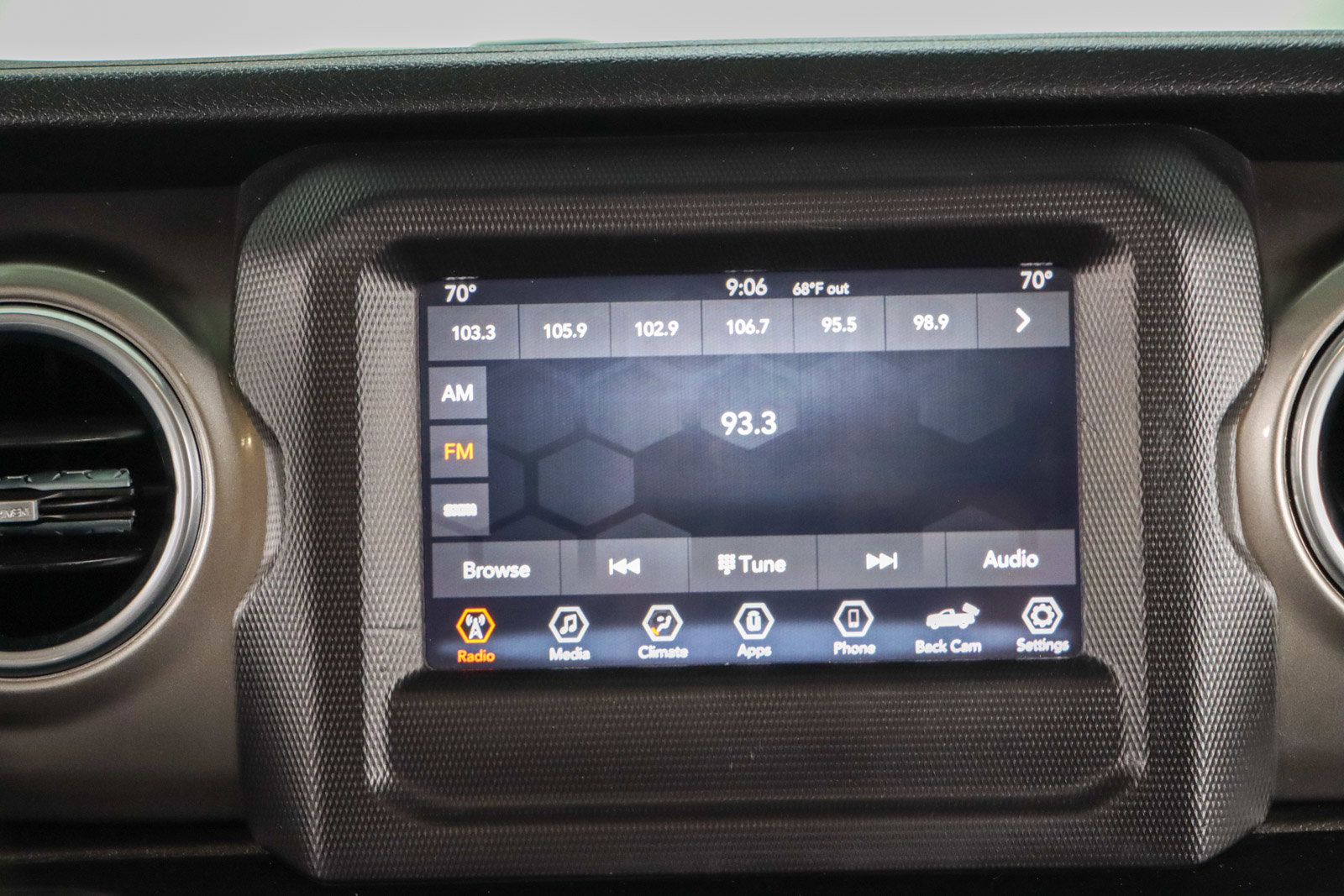 Used 2020 Jeep Gladiator Overland image 19