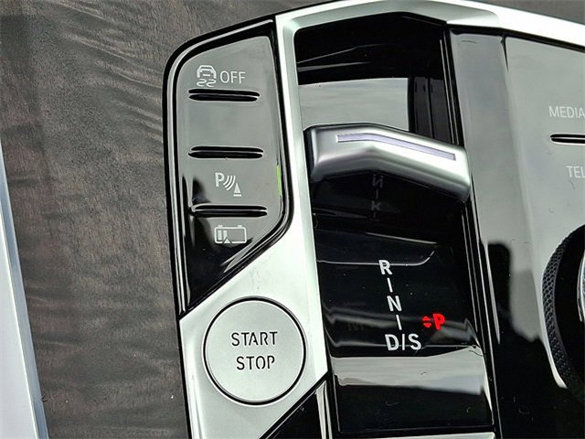 Certified 2026 BMW X5 xDrive50e w/ Climate Comfort Package image 17