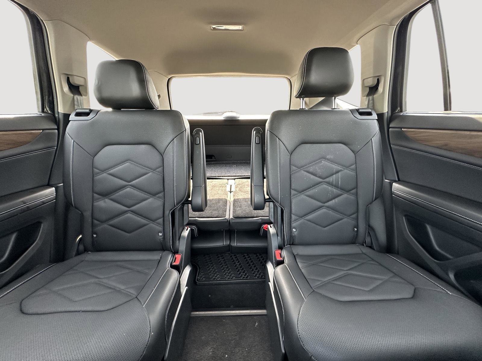 Used 2024 Volkswagen Atlas SE image 13