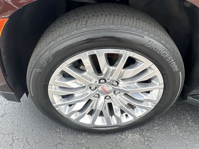 Certified 2023 GMC Yukon XL SLT w/ SLT Premium Package AWD/4WD image 34