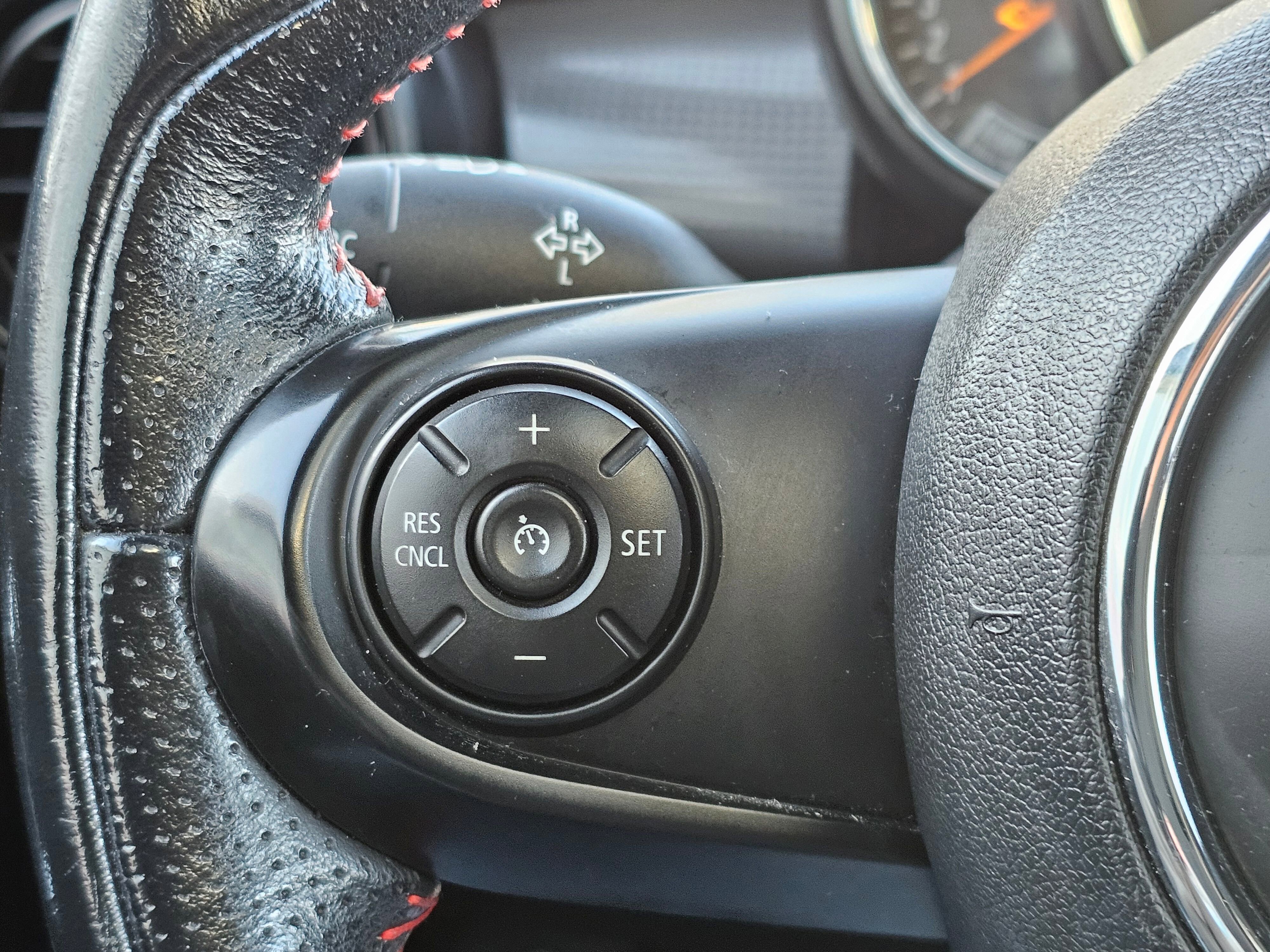 Used 2016 MINI Cooper 2-Door Hardtop image 29