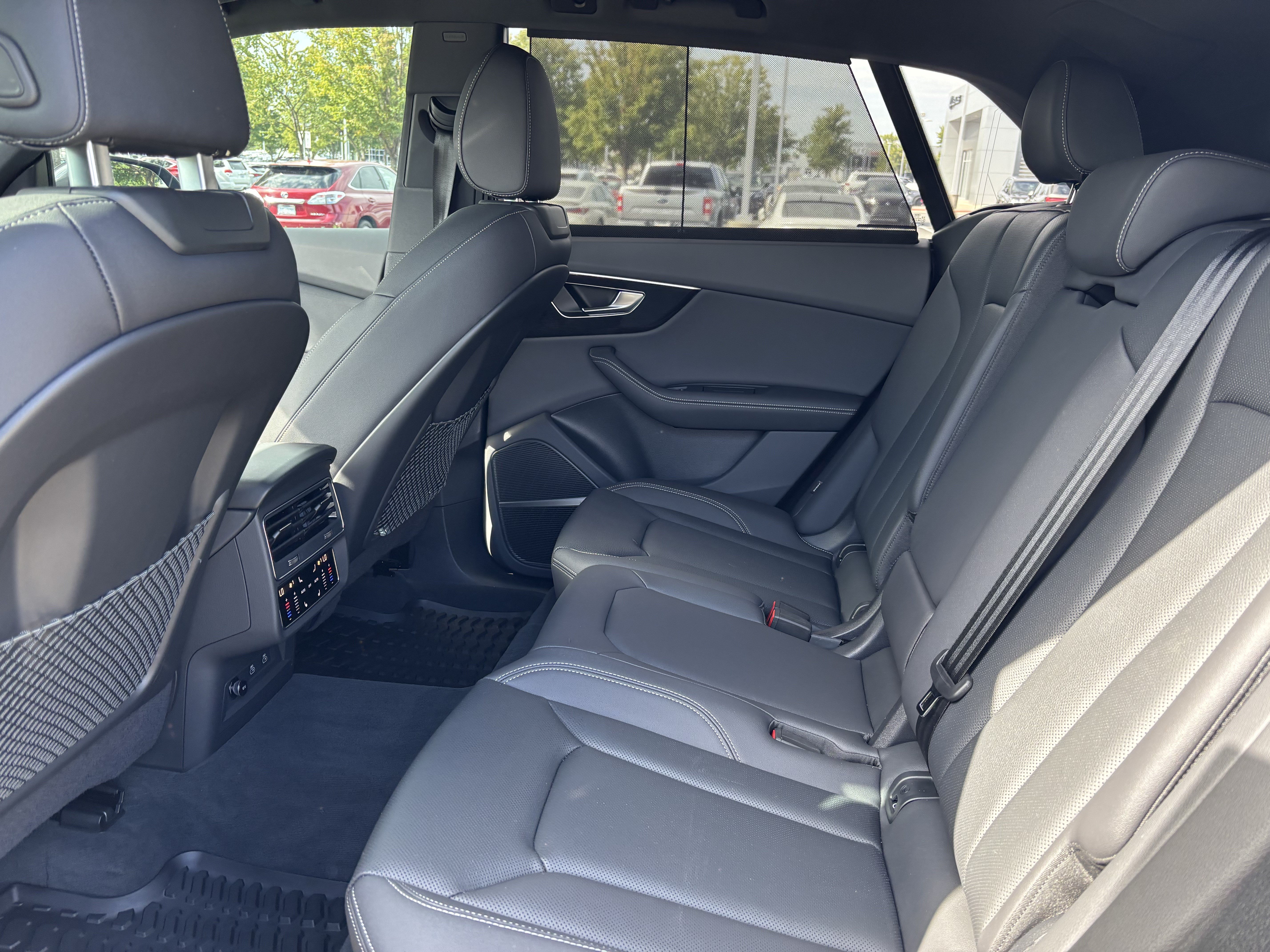 Used 2025 Audi Q8 Premium Plus AWD/4WD image 18