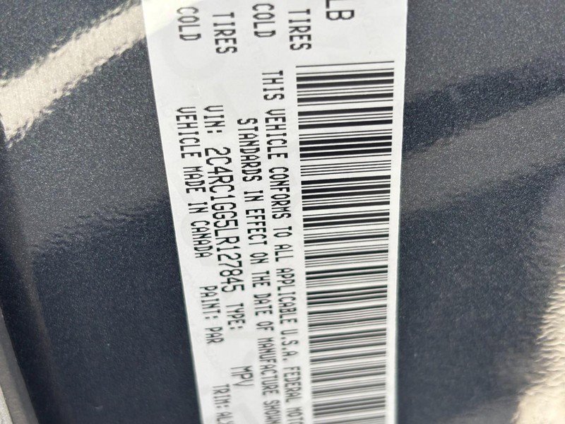 Used 2020 Chrysler Pacifica Limited image 26