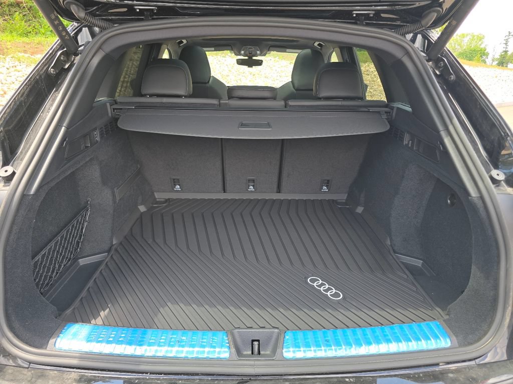 New 2026 Audi SQ5 Prestige AWD/4WD image 32