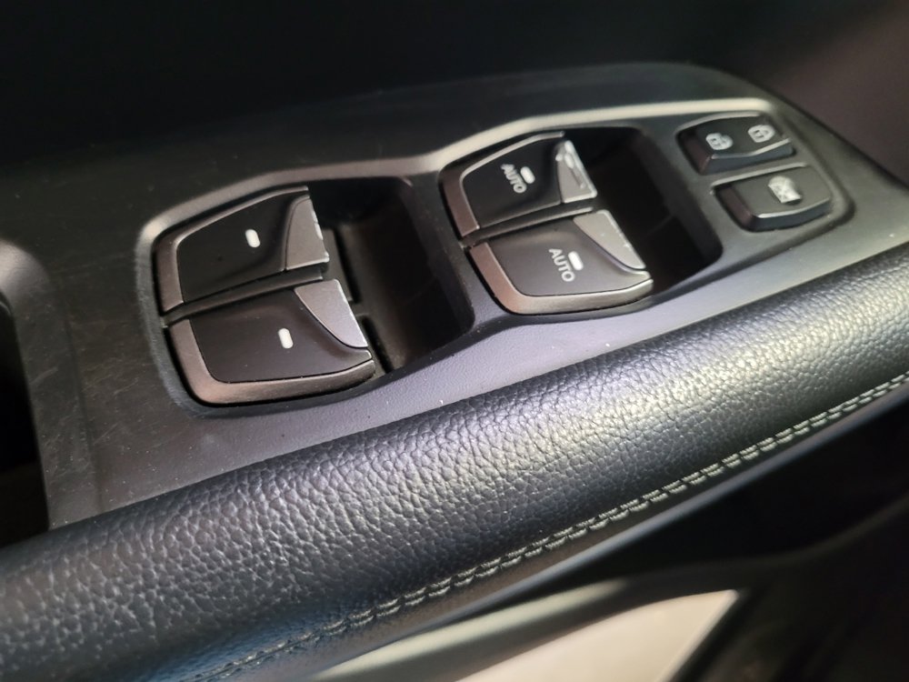Used 2018 Hyundai Santa Fe Sport FWD image 27