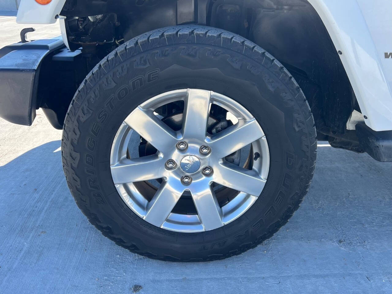 Used 2013 Jeep Wrangler Sahara w/ Connectivity Group AWD/4WD image 19