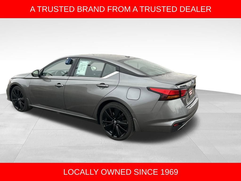 Used 2022 Nissan Altima 2.5 SR w/ Midnight Edition Package image 3
