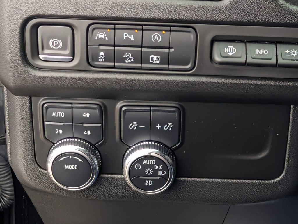 Used 2024 GMC Yukon XL AT4 w/ AT4 Premium Package image 21