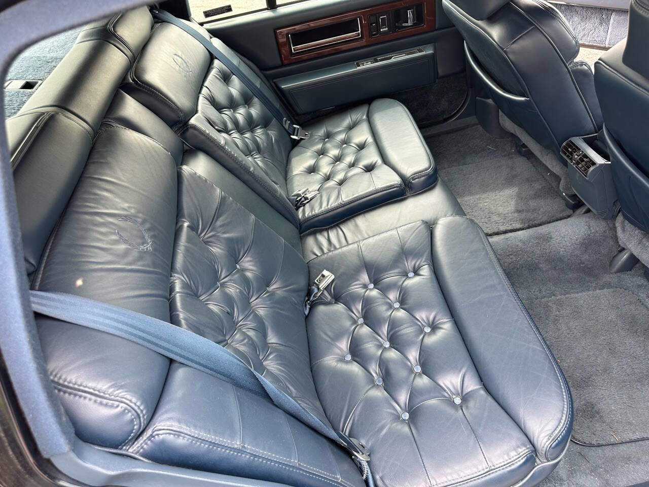 Used 1992 Cadillac Fleetwood Sedan FWD image 17