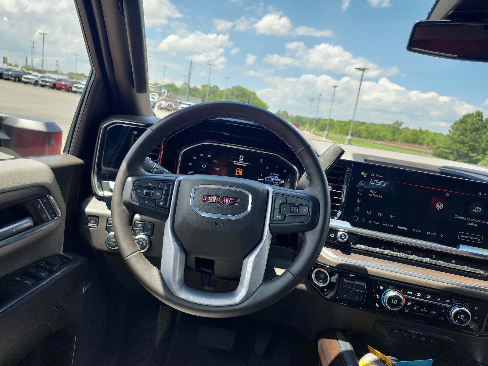 Used 2024 GMC Sierra 3500 SLT AWD/4WD image 18