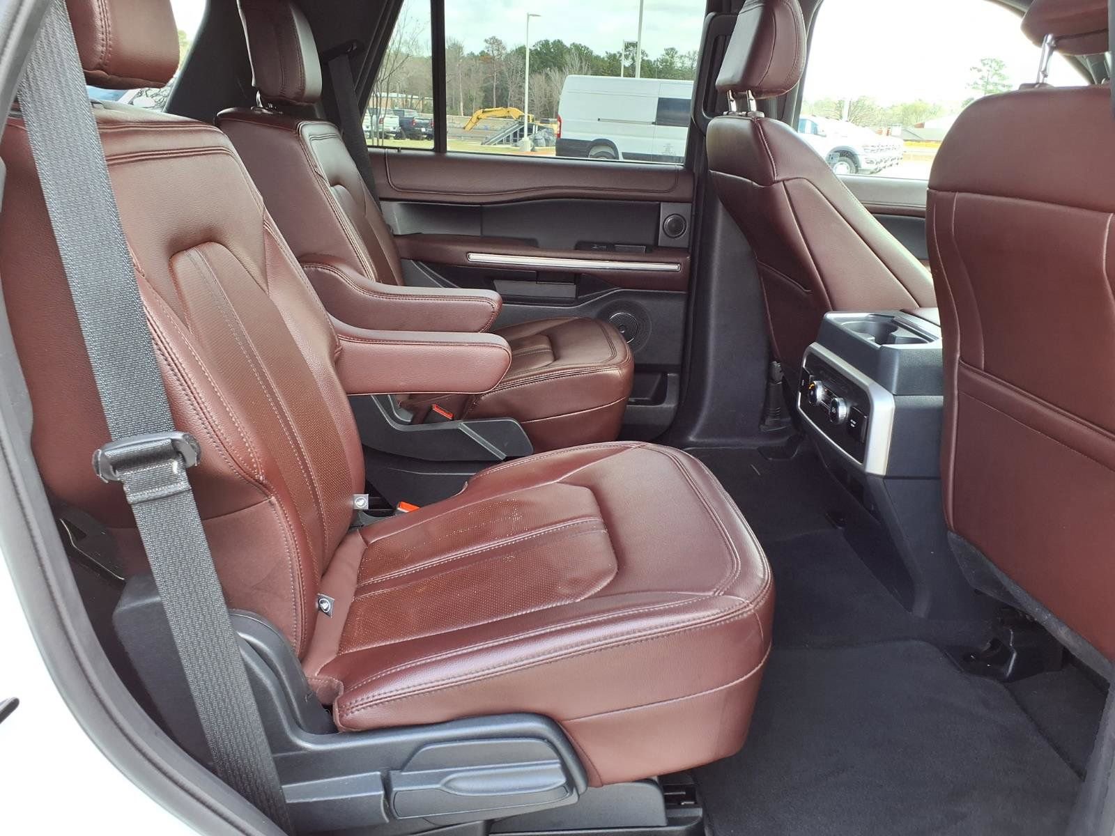 Used 2024 Ford Expedition Limited image 21