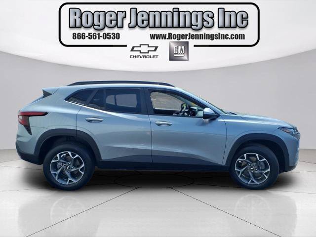 Used 2025 Chevrolet Trax LT w/ Driver Confidence Package FWD image 5